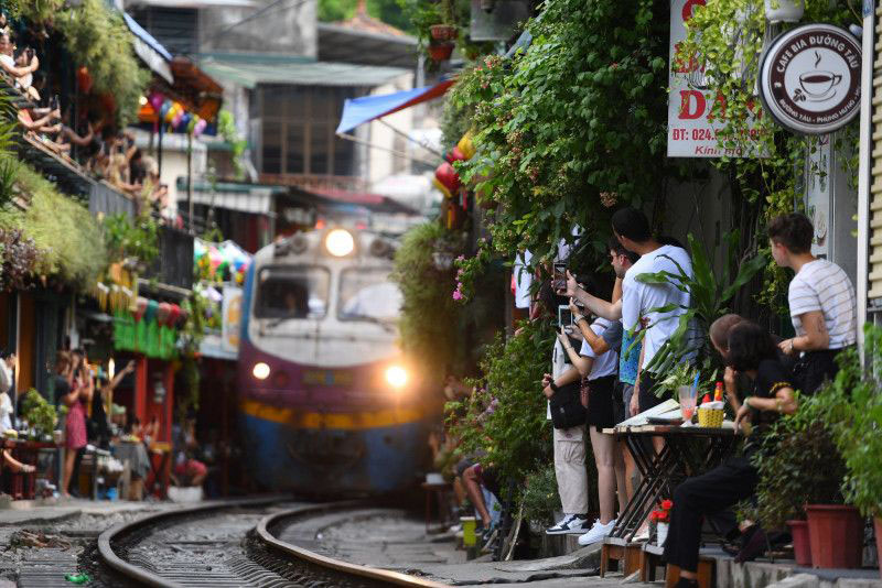 Train Street Hanoi: Instagrammable Spot and How to Explore